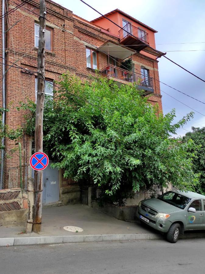 Tranquil Apartment In Vake Tbilisi Bagian luar foto