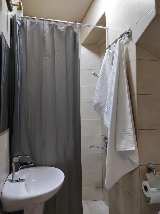 Tranquil Apartment In Vake Tbilisi Bagian luar foto