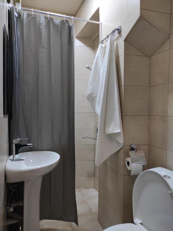 Tranquil Apartment In Vake Tbilisi Bagian luar foto