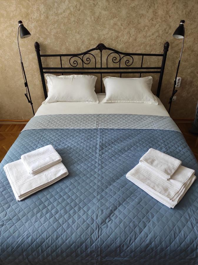Tranquil Apartment In Vake Tbilisi Bagian luar foto
